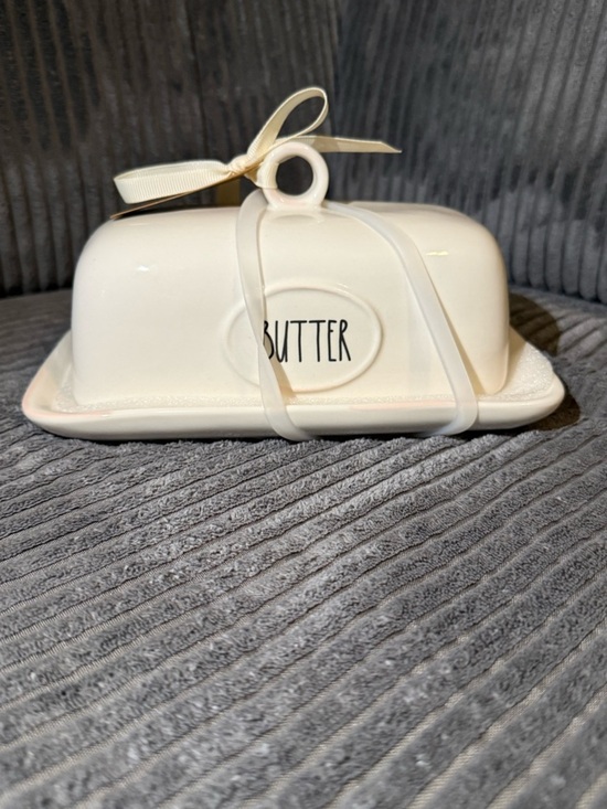 Rae Dunn Other - Rae Dunn White Ceramic Butter Dish with Rustic Pink Accents- FARMHOUSE - NWT